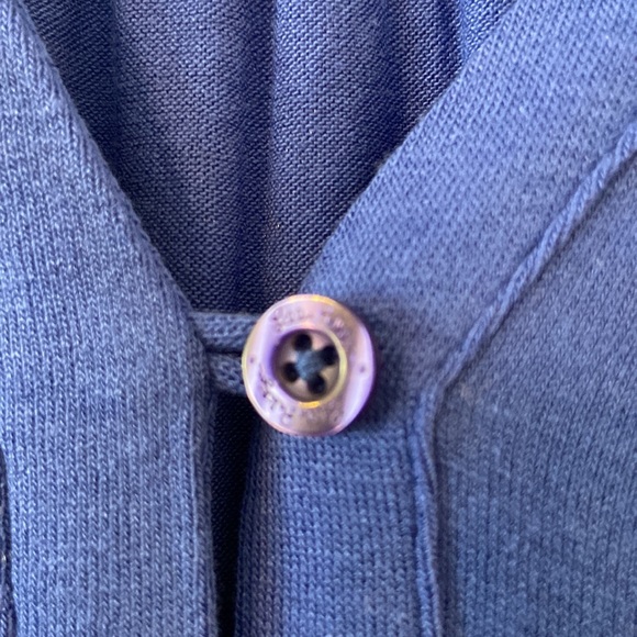 Lilly Pulitzer Shirt long sleeves size M color blue lengths 27” bust 36/38” - Picture 5 of 12